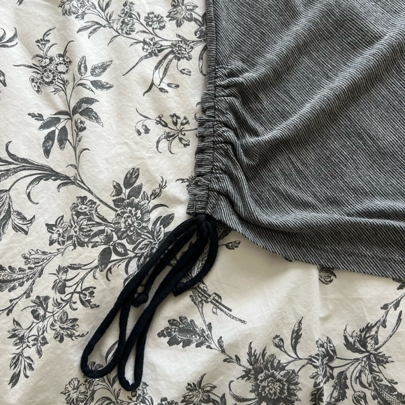 3/$30 Roxy Ruched sided Tank top - Picture 3 of 6